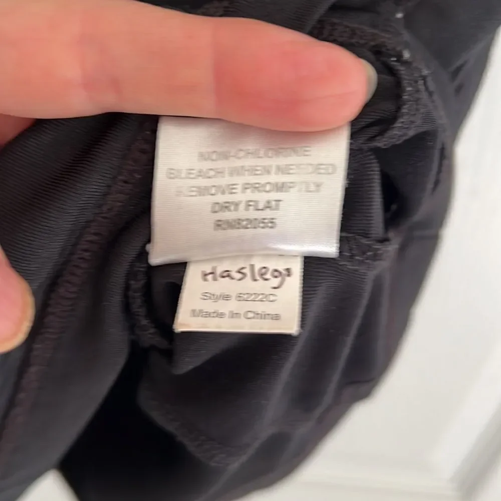 Wes & Willy size medium (10/12) youth black rash guard.
